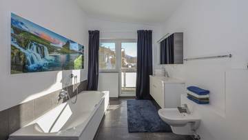 Thumbnail von Exklusive Haushälfte mit Bergblick in sonniger Ruhelage