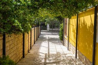 Thumbnail von Gepflegtes Haus mit Nebengebäude und Pool