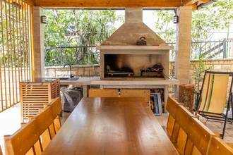 Thumbnail von Gepflegtes Haus mit Nebengebäude und Pool