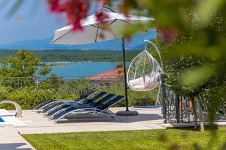 Thumbnail von Moderne Luxusvilla mit Pool und Meerblick