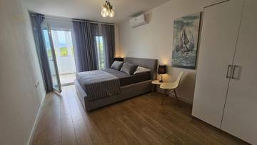 Thumbnail von Moderne Luxusvilla mit Pool und Meerblick