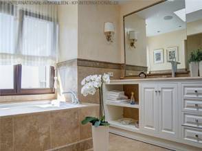 Thumbnail von ***Moderne Architektur mit Panoramablick auf das Meer und die Berge***