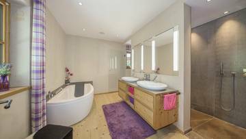 Thumbnail von Luxury villa with imperial view in sunny secluded location