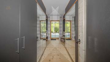 Thumbnail von Luxury villa with imperial view in sunny secluded location