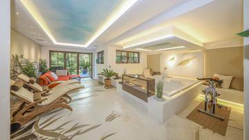 Thumbnail von Luxury villa with imperial view in sunny secluded location