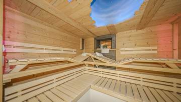 Thumbnail von Luxury villa with imperial view in sunny secluded location