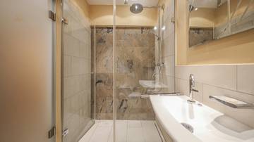 Thumbnail von Proprietà di lusso con piscina coperta in posizione privilegiata