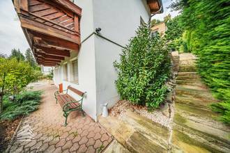 Thumbnail von Luxuriöse Villa im Wienerwald – Beheizter Salzwasserpool, Gartenparadies & Premium-Parkmöglichkeiten