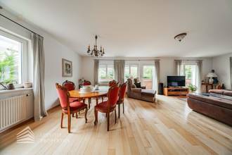 Thumbnail von Luxuriöse Villa im Wienerwald – Beheizter Salzwasserpool, Gartenparadies & Premium-Parkmöglichkeiten