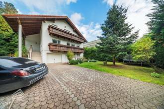 Thumbnail von Luxuriöse Villa im Wienerwald – Beheizter Salzwasserpool, Gartenparadies & Premium-Parkmöglichkeiten