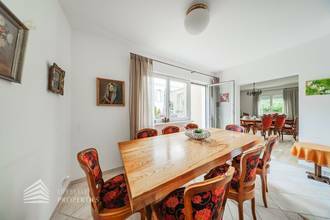 Thumbnail von Luxuriöse Villa im Wienerwald – Beheizter Salzwasserpool, Gartenparadies & Premium-Parkmöglichkeiten