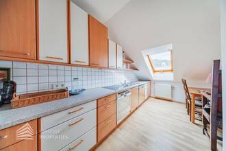 Thumbnail von Luxuriöse Villa im Wienerwald – Beheizter Salzwasserpool, Gartenparadies & Premium-Parkmöglichkeiten