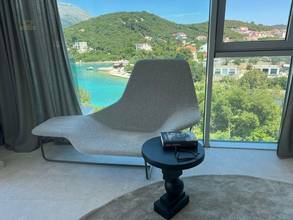 Thumbnail von Moderne Luxusvilla mit Pool und Panorama-Meerblick