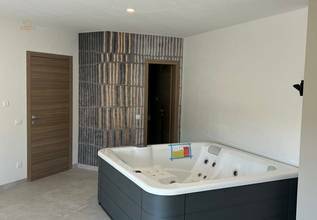 Thumbnail von Moderne Luxusvilla mit Pool und Panorama-Meerblick