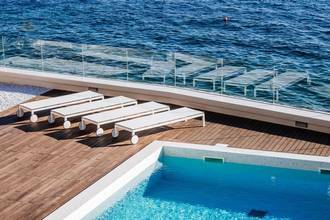 Thumbnail von Villa de luxe moderne directement au bord de la mer