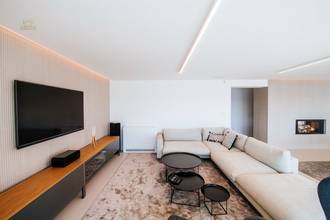 Thumbnail von Villa de luxe moderne directement au bord de la mer