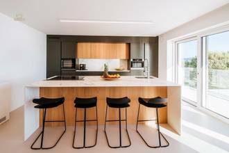 Thumbnail von Villa de luxe moderne directement au bord de la mer