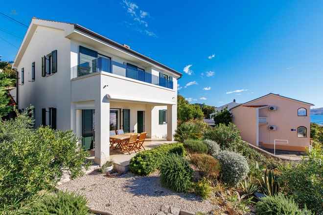Modernes Familienhaus mit wunderschönem Blick auf das Meer, Region Karlobag