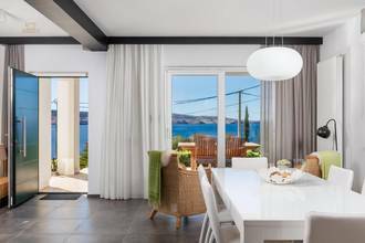 Thumbnail von Modernes Familienhaus mit wunderschönem Blick auf das Meer, Region Karlobag