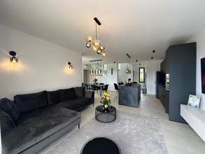 Thumbnail von Moderne Villa mit Pool und Meerblick