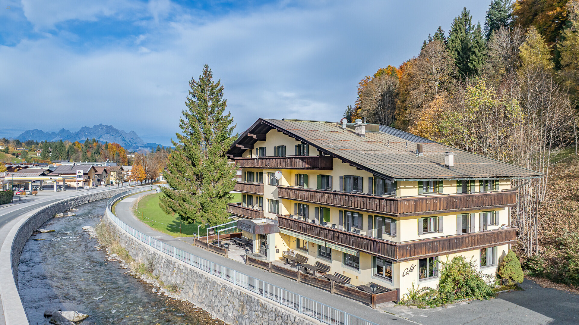 Großzügiges Hotel in zentraler Lage