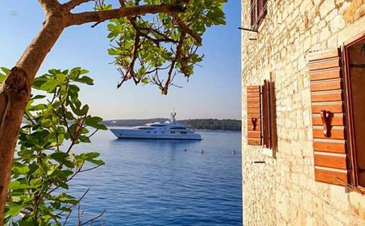 Wohnung in der 1. Reihe zum Meer im Stadtzentrum von Rovinj