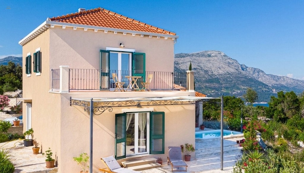 Mediterrane Villa mit Pool in ruhiger Lage
