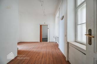 Thumbnail von Renovierungsbedürftige 4,5-Zimmer Wohnung in zentraler Lage