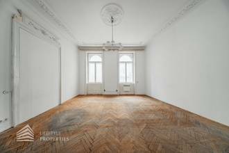 Thumbnail von Renovierungsbedürftige 4,5-Zimmer Wohnung in zentraler Lage