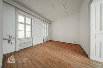 Thumbnail von Renovierungsbedürftige 4,5-Zimmer Wohnung in zentraler Lage