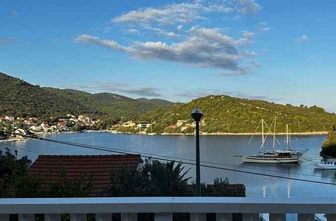 Kleinerer Bungalow mit wunderschönem Meerblick