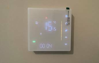 Thumbnail von Modernes Penthouse mit Blick auf das Meer