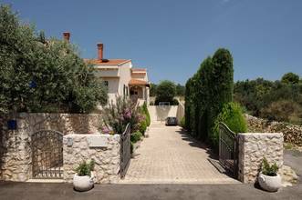 Thumbnail von Mediterrane mit Swimmingpool nahe dem Meer