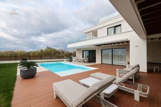 Thumbnail von Moderne Villa mit Pool