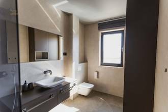 Thumbnail von Moderne Doppelhaushälfte mit Pool und Meerblick