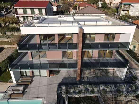 Neubauwohnung im Erdgeschoss mit Garten