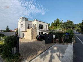 Thumbnail von Moderne Villa mit Dachterrasse in Borik, Zadar