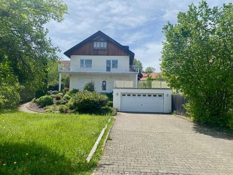 Modernes Mehrgenerationenhaus in Top-Lage: Wohnen, Arbeiten und Investieren im Zentrum von Bad Tölz