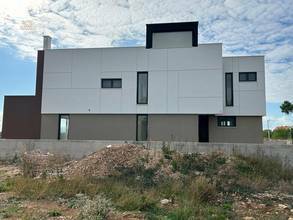 Thumbnail von Moderne Villa mit Pool und Dachterrasse