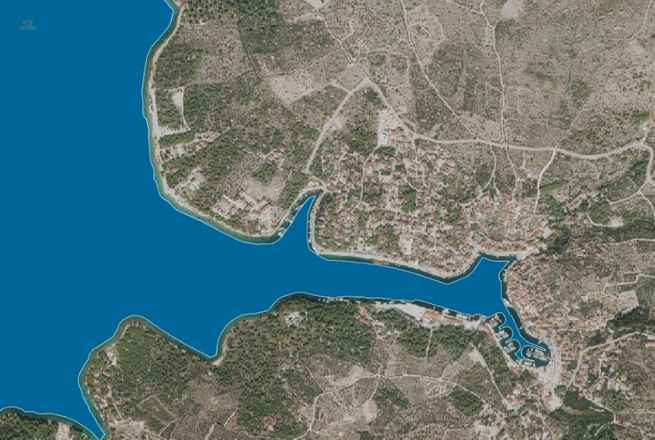 Großes Baugrundstück für Hotels, Villen in 1. Reihe zum Meer