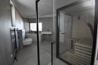 Thumbnail von Luxuriöses Penthouse mit Swimmingpool auf der Dachterrasse und Panorama-Meerblick