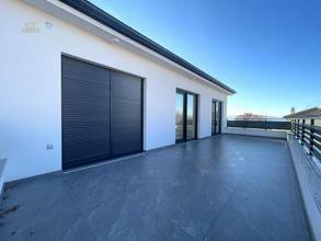 Thumbnail von Modernes Haus mit Swimmingpool und Meerblick