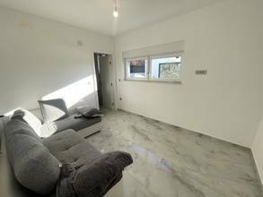 Thumbnail von Modernes Haus mit Swimmingpool und Meerblick