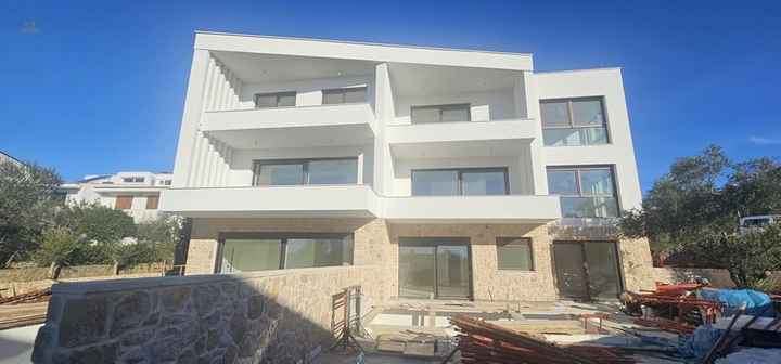 Moderne Maisonettewohnung mit schönem Meerblick