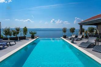 Thumbnail von Moderne Villa mit Infinity-Pool und Panorama-Meerblick, Region Omis