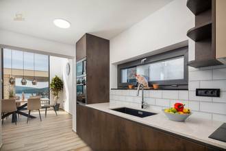 Thumbnail von Moderne Villa mit Infinity-Pool und Panorama-Meerblick, Region Sibenik