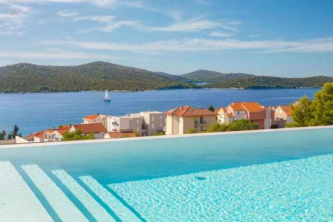 Moderne Villa mit Infinity-Pool und Panorama-Meerblick, Region Sibenik