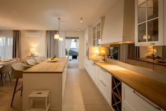 Thumbnail von Mediterrane Villa mit Swimmingpool in traumhafter Lage nahe dem Meer