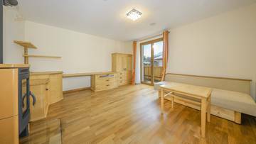 Thumbnail von Hochwertige Dachgeschosswohnung mit schönem Ausblick in Ruhelage