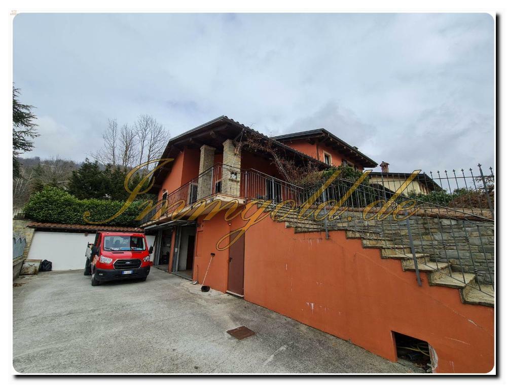 Freistehende Villa mit Garten Moderner Komfort und viel Platz